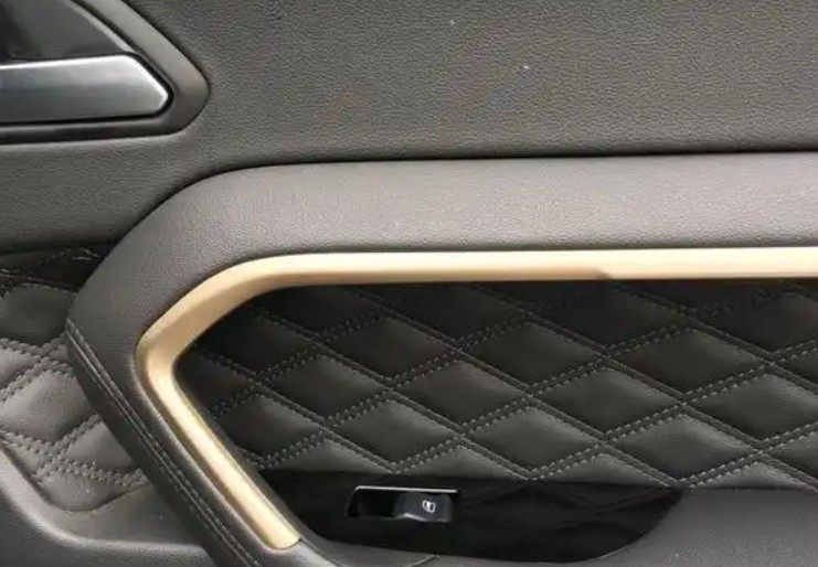 某某品牌汽车门板缝制